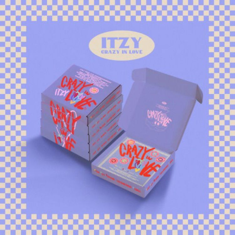 صورة ITZY - CRAZY IN LOVE / 1ST ALBUM (Random Ver.)