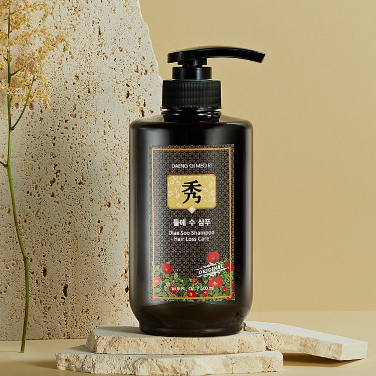 صورة DAENG GI MEO RI Dlae Soo Hair Loss Care Shampoo